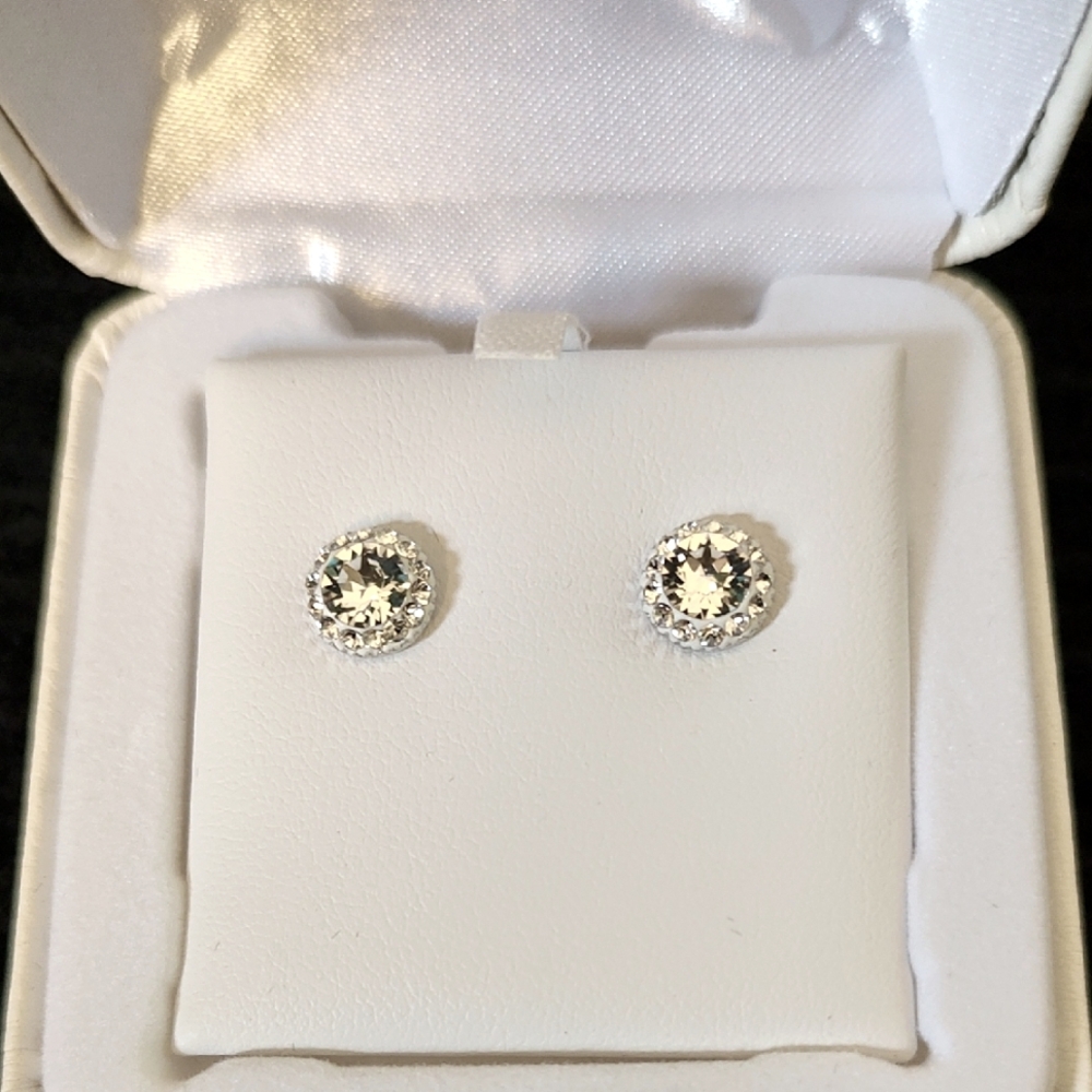 NWT Forever Radiant Sterling Silver Crystal Halo Stud Earrings